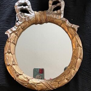 Heavy wreath mirror